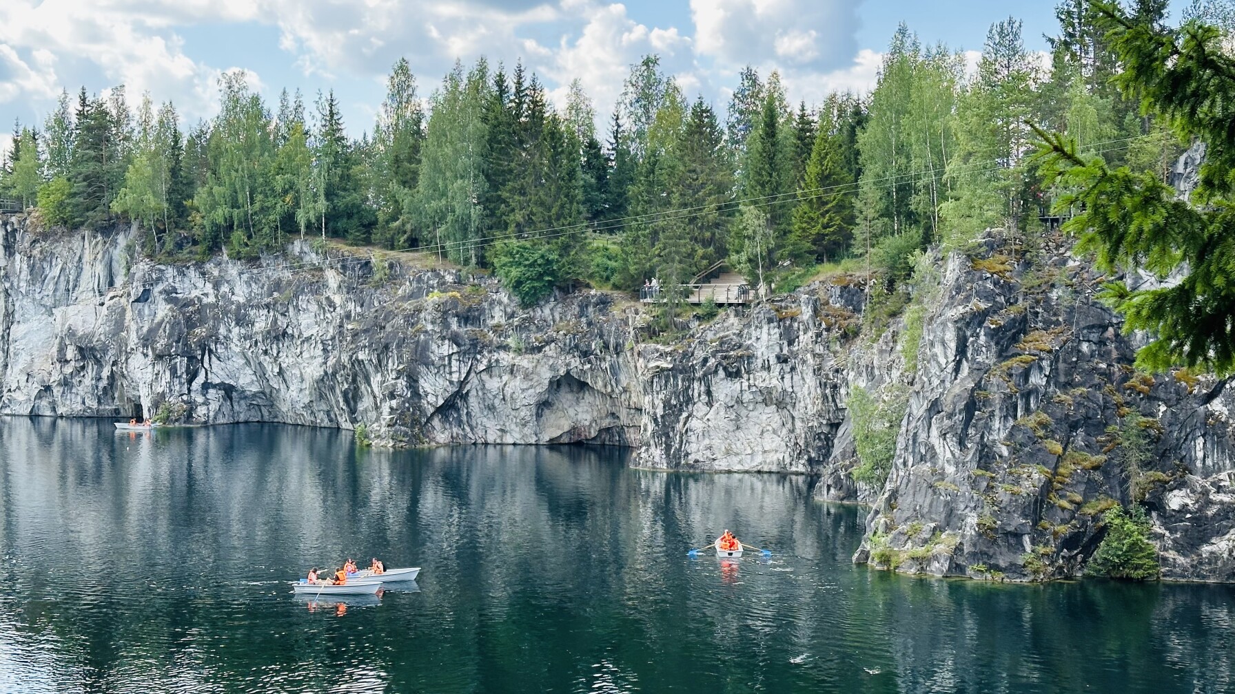 Прогулка на лодках по Мраморному каньону