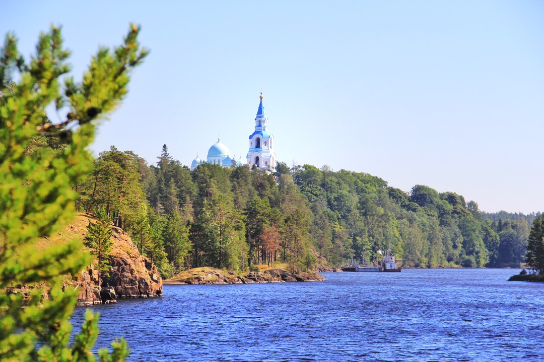 Фото 1 - день 2 Водна прогулка по Ладожским шхерам, экскурсия на Валаам, прогулка к Земляничному водопаду