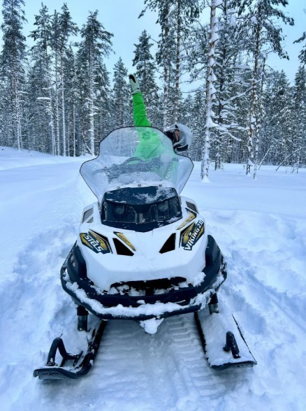 Фото 2 - день 4 Катание на снегоходах, мастер-класс по приготовлению калиток