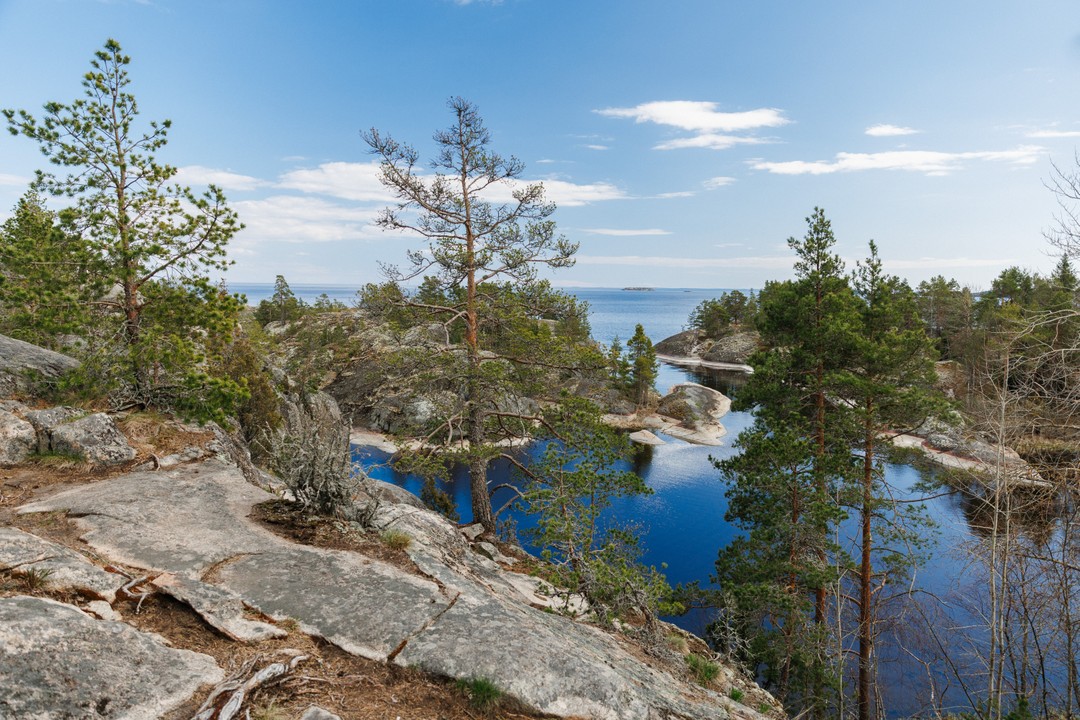 Фото 2 - день 2 Экскурсия по Сортавале, прогулка на катере по Ладожским шхерам, гора Паасо и отдых в бассейне