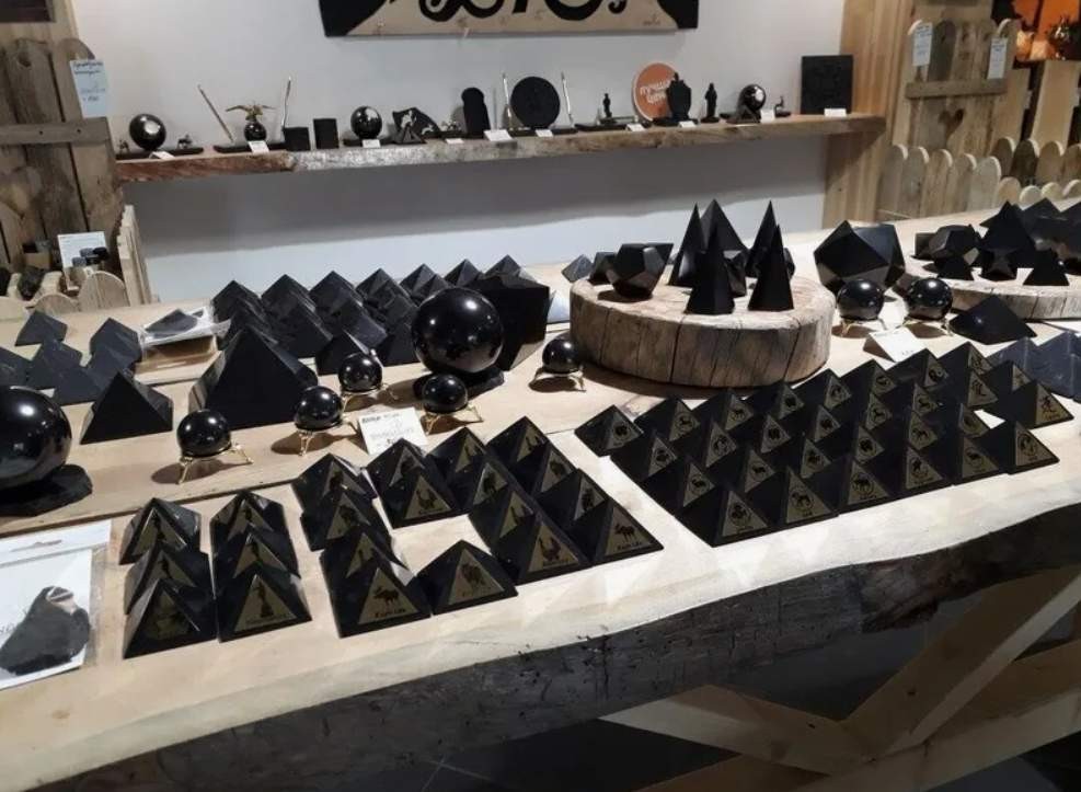 Фото 2 - день 2 Водопад Кивач, Дом шунгита, Долина Зайцев, гора Сампо